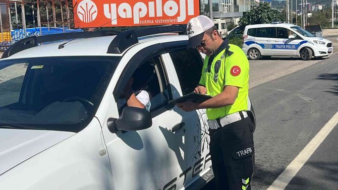 Binlerce Araç Kontrol Edildi, Sürücülere Ceza Yağdı