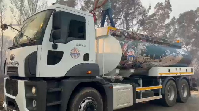 Kaş’ta Orman Yangınına Havadan Ve Karadan Müdahale Ediliyor