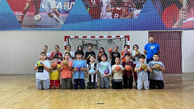 Eskişehir’de 10-18 Yaş Hentbol Çalışmaları Başladı