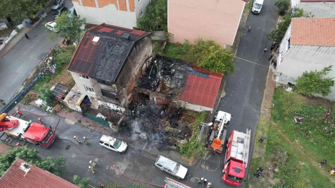 Arnavutköy’de Isınmak İçin Yakılan Ateş Yangına Neden Oldu