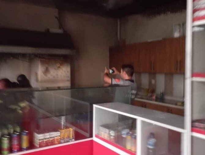Hatay’da Okul Kantininde Yangın