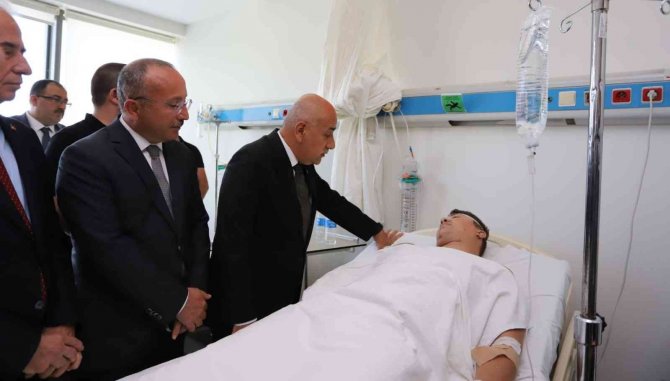 Bakan Kirişci Helikopter Kazasında Yaralanan Personeli Ziyaret Etti