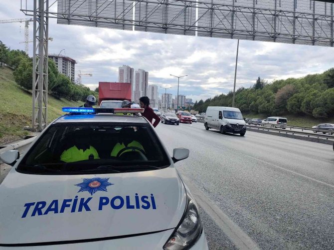 İ̇stanbul’da Trafik Denetimi: Kurallara Uymayanlara Ceza Yağdı