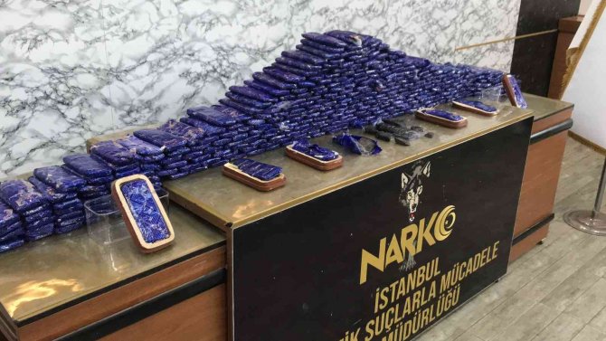 İ̇stanbul’da Uyuşturucu Operasyonu: Afyon Sakızını Saklama Kaplarının Ahşap Kapaklarına Gizlemişler