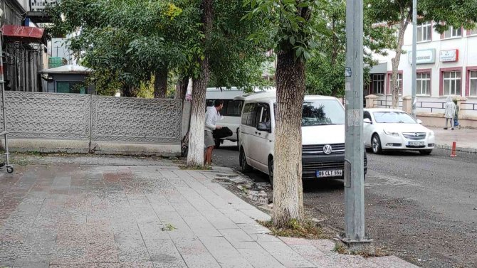 Kars’ta Şüpheli Çanta Polisi Harekete Geçirdi