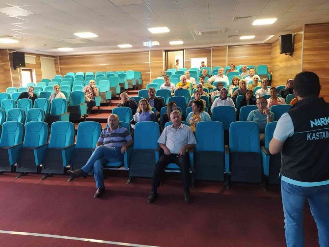 Narkotik Polislerinden Okul Ve Kurs Merkezlerinde Eğitim