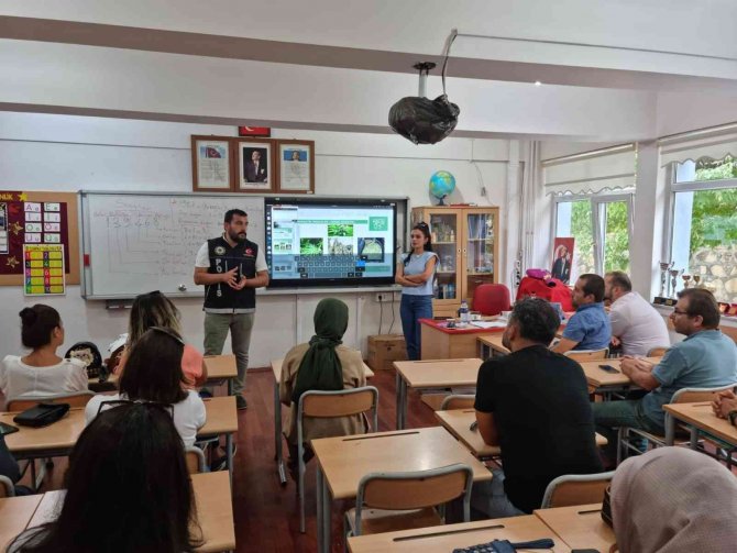 Narkotik Polislerinden Okul Ve Kurs Merkezlerinde Eğitim