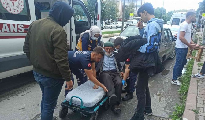 Bisikletten Düşen Yaşlı Adam Ölümden Döndü