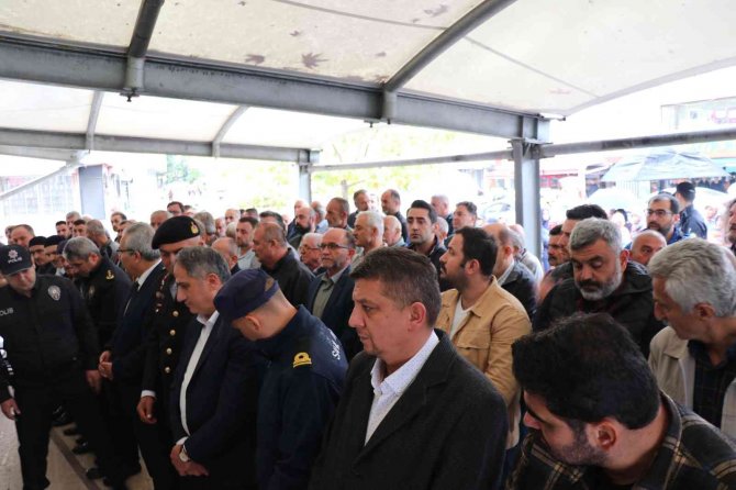 Vefat Eden Polisin Cenazesi Mahkeme Kararıyla Memleketine Defnedildi