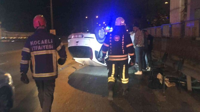 Takla Atan Otomobilden Çıkan 5 Arkadaşın Burunları Bile Kanamadı