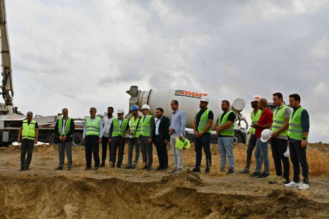 Kaymakam Polat Kulu Organize Sanayi Bölgesi Altyapı Çalışmaları İnceledi