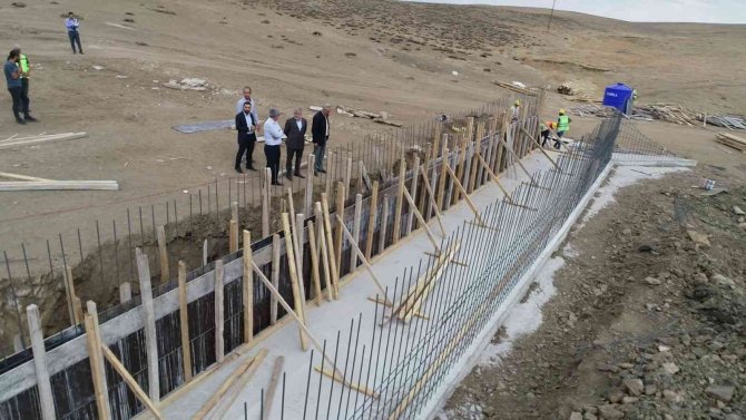 Kaymakam Polat Kulu Organize Sanayi Bölgesi Altyapı Çalışmaları İnceledi