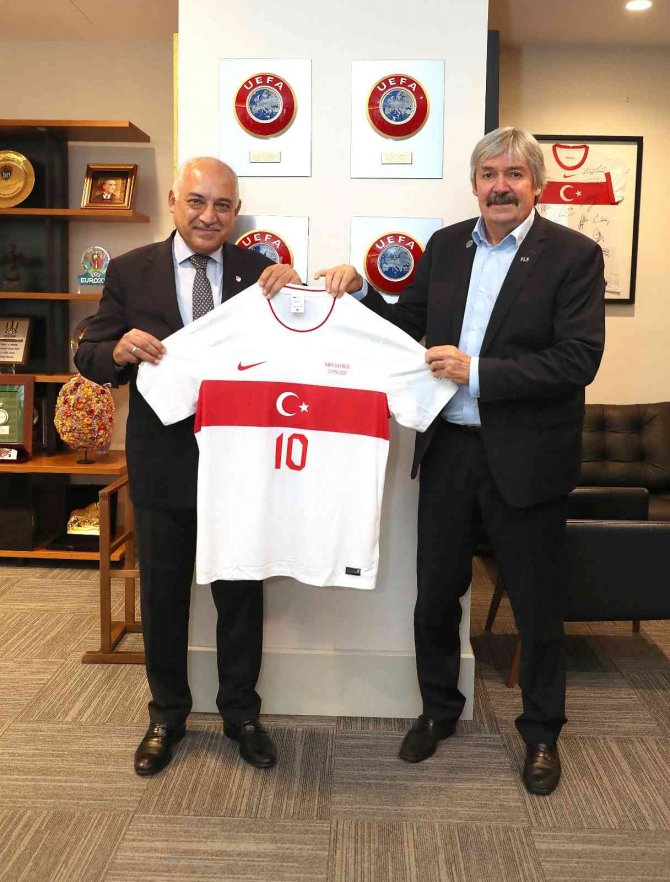 Paul Philipp’ten Başkan Mehmet Büyükekşi’ye Ziyaret
