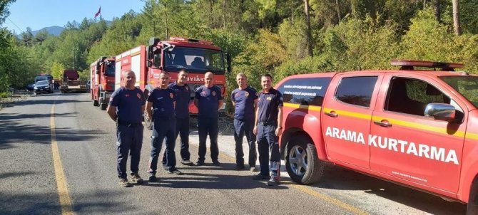 Manisalı İtfaiyeciler Marmaris’te Yangınla Mücadele Ediyor