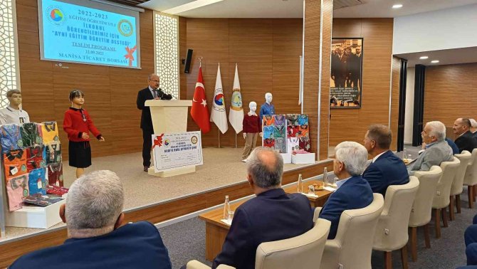 Manisa Ticaret Borsasından Bin Öğrenciye Okul Kıyafeti Desteği