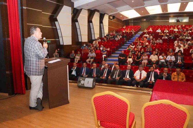 Koca, Mersin’deki Okul İdarecileriyle Bir Araya Geldi