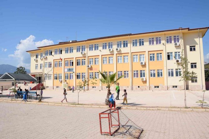 Kasapçayırı İ̇lk Ve Ortaokulu’na "Çevre Dostu Okul" Unvanı