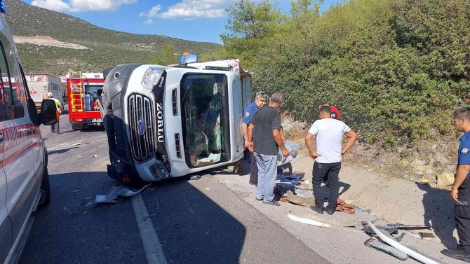 Kamyonet İle Tır Çarpıştı: 1 Ölü