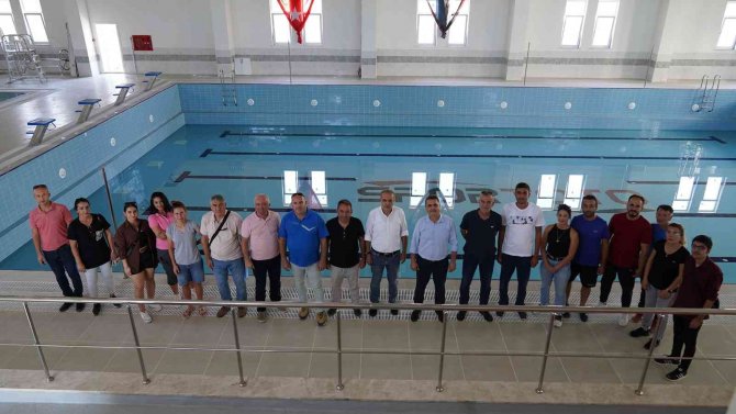 Yarı Olimpik Yüzme Havuzu Devri Gerçekleştirildi