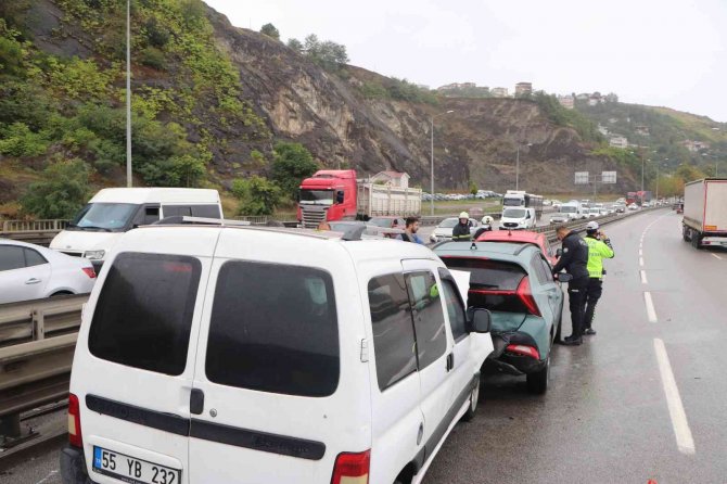 Samsun’da 8 Araç Birbirine Girdi: 1 Yaralı