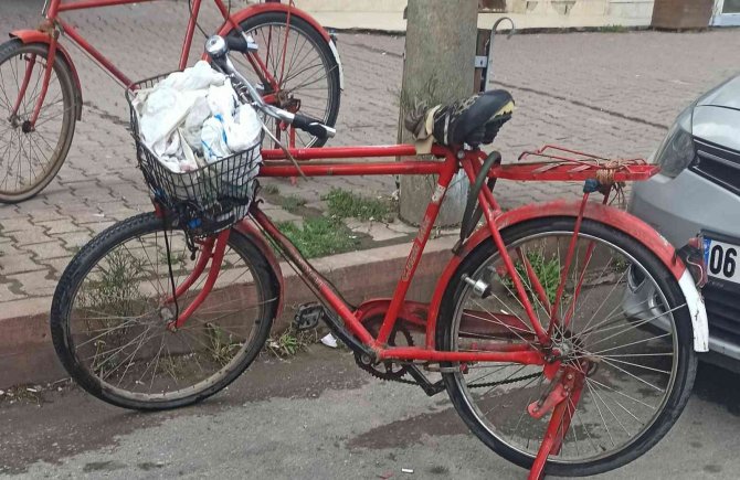 Bisikletten Düşen Yaşlı Adam Ölümden Döndü