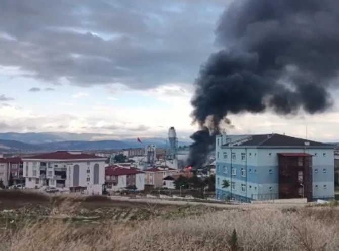Samsun’da Orman Ürünleri Fabrikasındaki Yangın Kontrol Altına Alındı