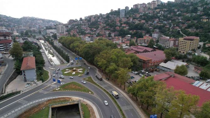 Açılışını Cumhurbaşkanı Erdoğan’ın Yaptığı Tünel Ve Yolu 8 Ayda 2,3 Milyon Araç Kullandı