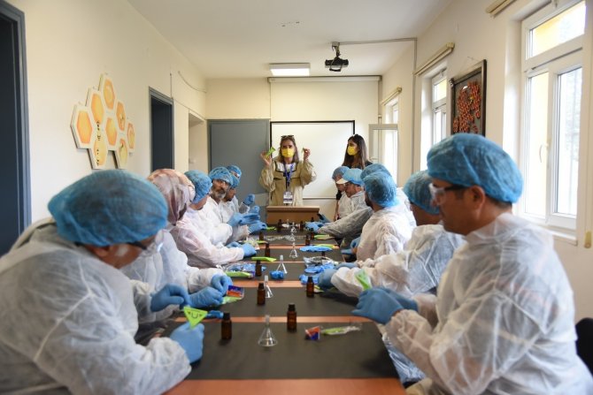 Bal Arısı Zehri Üretim Kursuna Yoğun İlgi