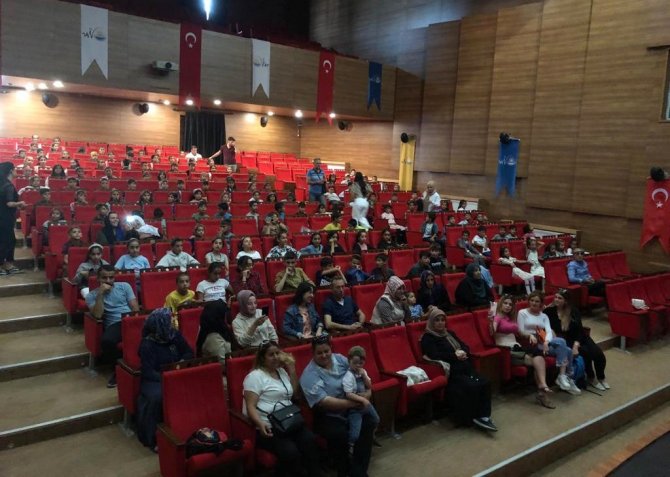 Van Büyükşehir Belediyesi İlkokul Öğrencilerini Tiyatro İle Buluşturuyor