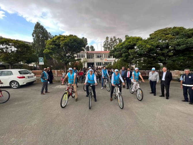 Muradiye’de Avrupa Hareketlilik Haftası Çerçevesinde Bisiklet Turu Düzenlendi