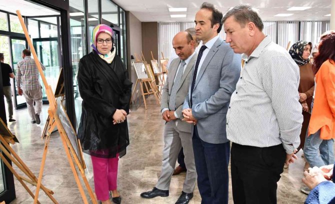 Altınova’da Türk-i̇slam Sanatları Eserleri Sergileniyor