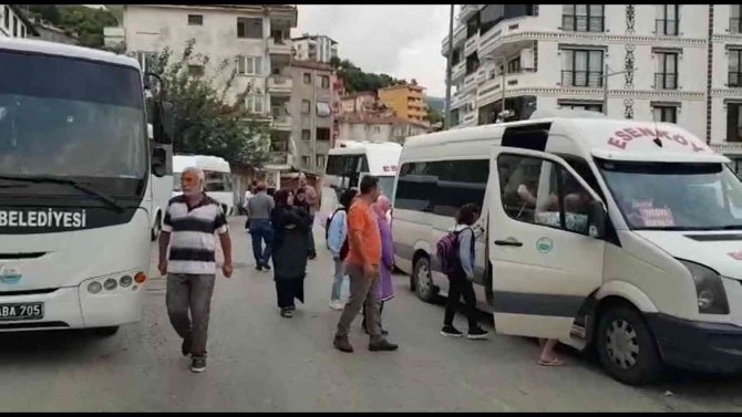 Esenköy Belediyesi’nden 200 Öğrenciye Ücretsiz Okul Servisi Hizmeti