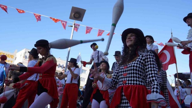 Çeşme Festivali Coşkuyla Başladı