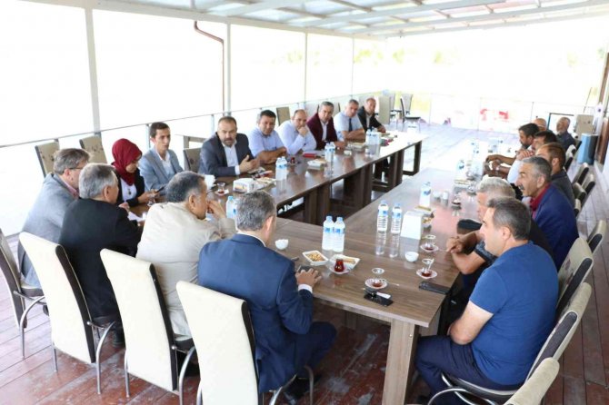 Ak Parti Aksaray Teşkilatı Muhtarlarla Bir Araya Geldi