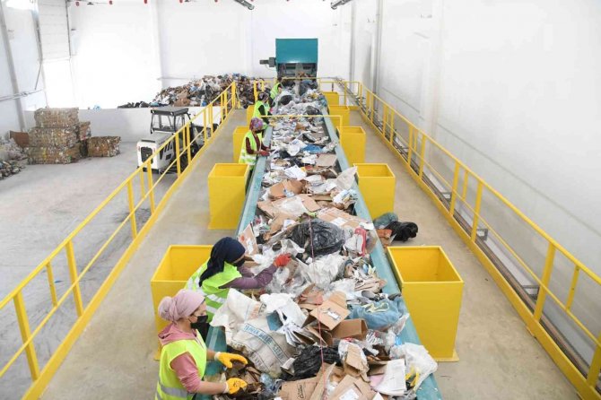 Aksaray’da Her Gün 5 Ton Atık Ekonomiye Kazandırılıyor