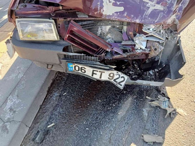 Başkentte Zincirleme Trafik Kazası: 2 Yaralı