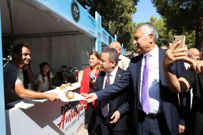 Başkan Böcek: “I. Uluslararası Food Fest Antalya Gastronomi Festivali’ni Gerçekleştirmenin Mutluluğunu Yaşıyoruz”