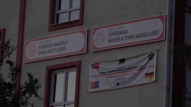 Kuşadası’nda Veliler Okul Çıkış Saatinin Düzenlenmesini İstiyor