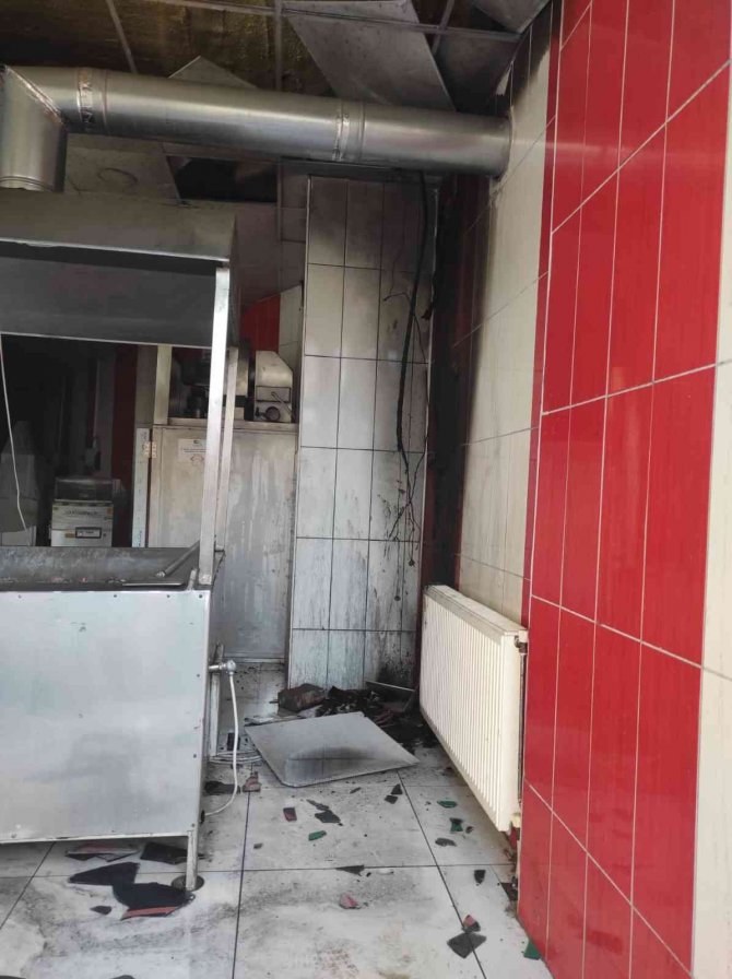 Elektrik Tesisatı Yangına Sebep Oldu