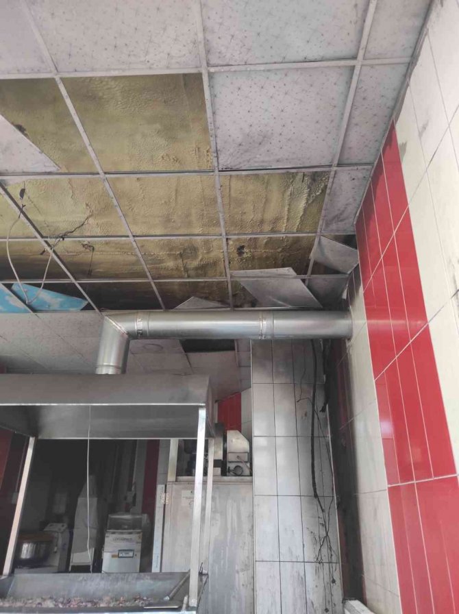 Elektrik Tesisatı Yangına Sebep Oldu