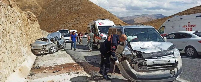 Bitlis’te Trafik Kazası: 5 Kişi Yaralandı