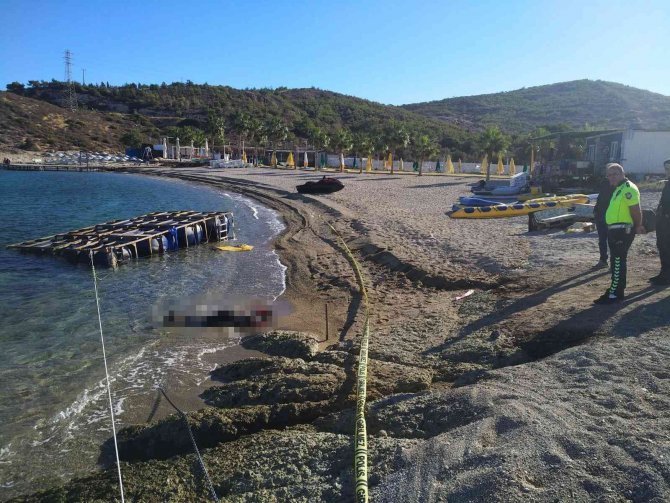 Foça’da Sahile Ceset Vurdu