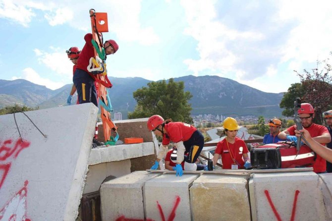 Denizli’de Deprem Tatbikatı Gerçeği Aratmadı