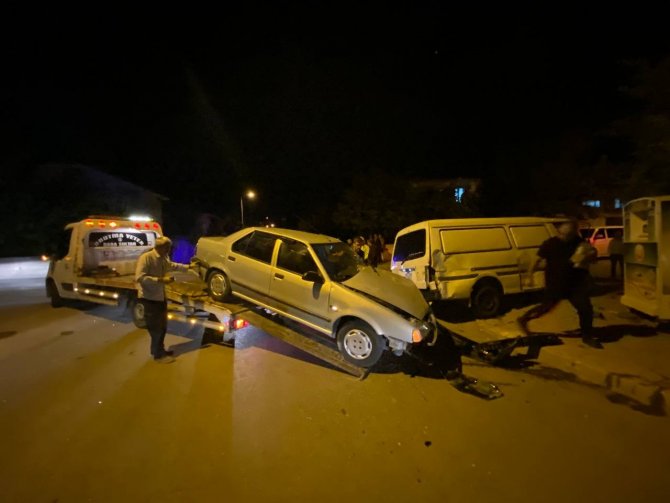 Erzincan’da Trafik Kazası: 3 Yaralı