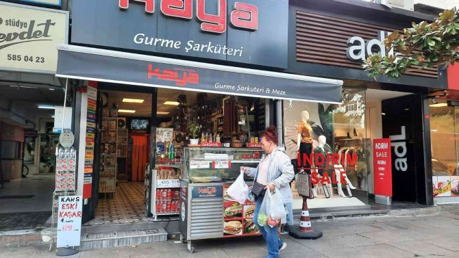 Fatih’te "Adım Adım" Hırsızlık Kamerada
