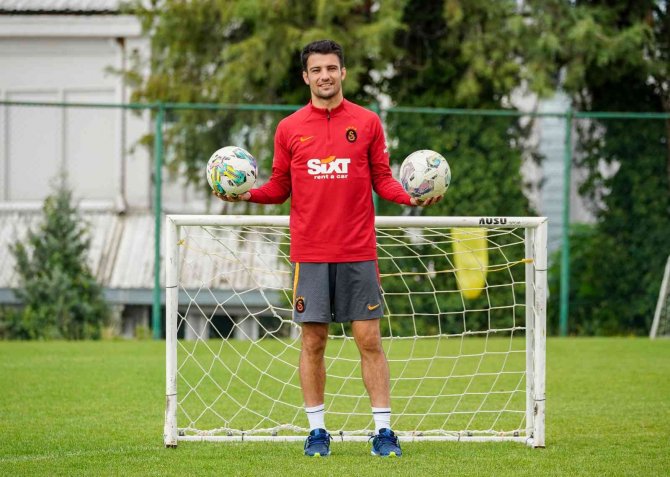Leo Dubois: "Galatasaray’a Oynamaya Ve Şampiyonluk Kazanmak İçin Geldim"