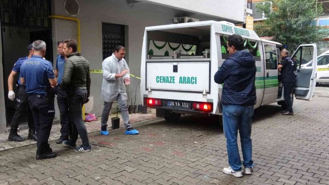 Öldürdüğü Eşiyle Bir Yıl Önce Evlenmiş