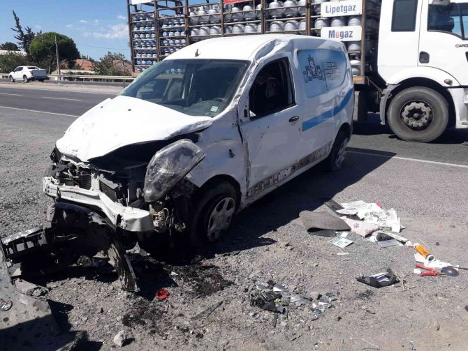 Aliağa’da Aracıyla Takla Atan Sürücü Hayatını Kaybetti