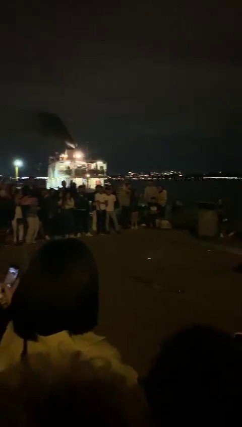 Kadıköy’de Amuda Kalkan Vatandaşın İlginç Dansı Kamerada