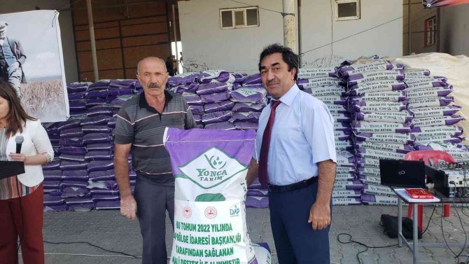 Elazığ’da Yüzde 50 Hibe İle Tohum Dağıtıldı